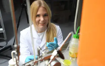 EMPA gelingt Drug Delivery per Flüssigkernfaser