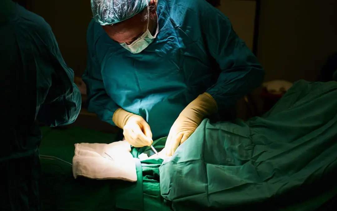 Arthrofibrose im Knie: Wirksamkeit operativer Verfahren unklar