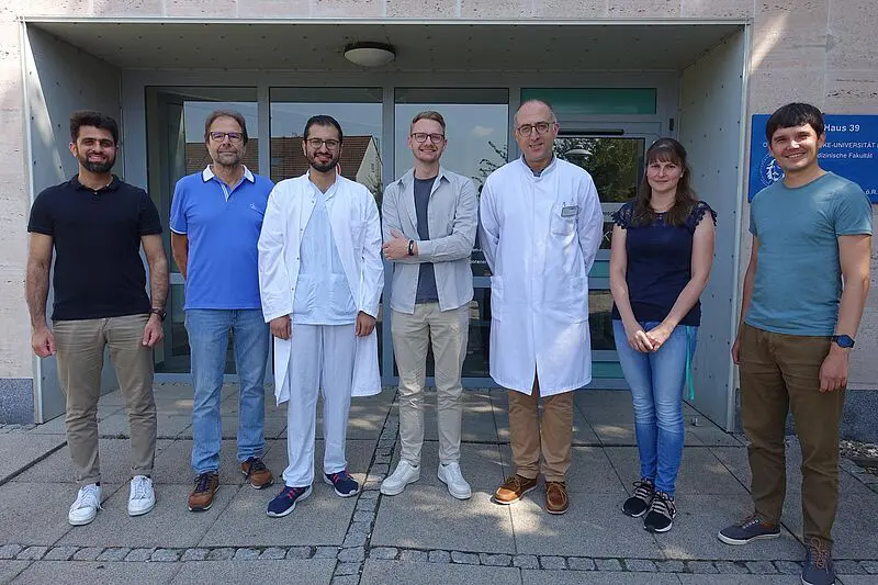 v.l.n.r.: Das Magdeburger Forschungsteam: Dr. Vikas Bhuria, Prof. Thomas Fischer, Manos Charakopoulos, Dr. Ronny Haage, Prof. Dimitrios Mougiakakos, Conny Baldauf, Dr. Martin Böttcher | Quelle: Daniela Crasser