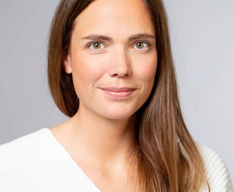 Pionierin der tierfreien Diagnostik: Prof. Maike Frye erhält Gábor-Szász-Preis