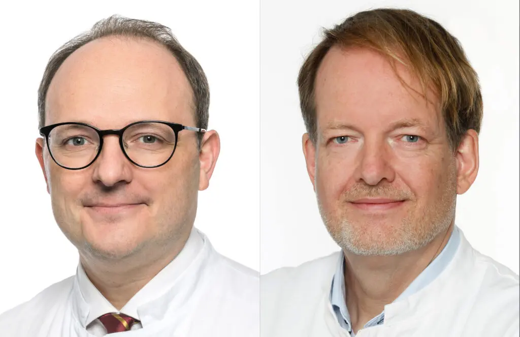 Wichtige Ursache für die auftretenden sekundären Krebserkrankungen nach CAR T-Zelltherapie gefunden: Autorenteam um Prof. Guido Kobbe (r., Erstautor) und Prof. Sascha Dietrich, (Letztautor) (Copyright: Universitätsklinikum Düsseldorf ) 