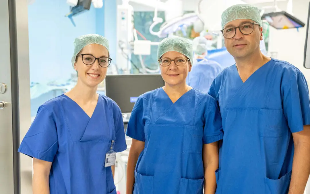 Gebärmuttersenkung: Weltweit erste robotergestützte OP mit körpereigener Sehne an Bonner Uniklinik