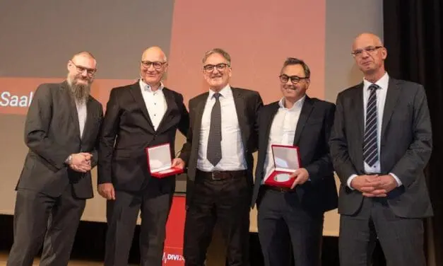 DIVI verleiht Ehrenmedaillen an Christian Karagiannidis und Steffen Weber-Carstens