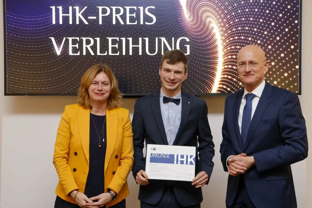 Jonas Deichelmann, Informatikstudent der Hochschule Worms, gewinnt mit seiner Masterarbeit den renommierten IHK-Preis 2024. (Credits: Stefan F. Sämmer/IHK)