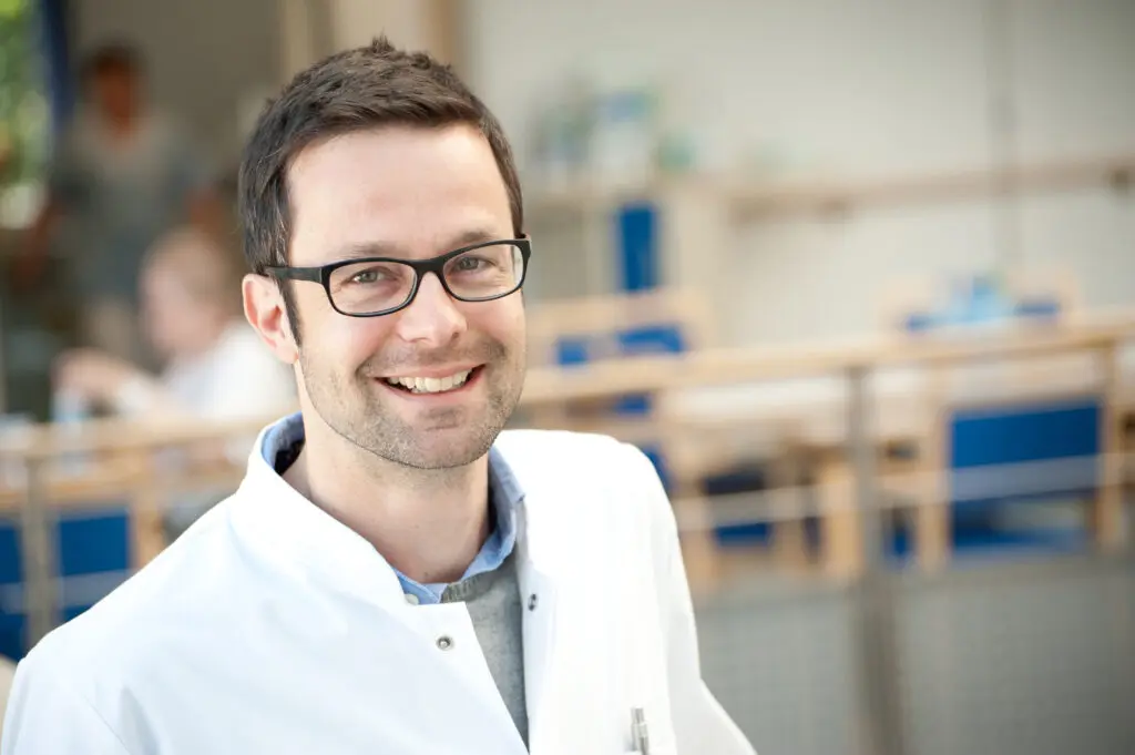 Spricht sich zusammen mit anderen Altersmedizinern für ein Böllerverbot aus: GG-President-elect Professor Michael Denkinger (Credits: Agaplesion Bethesda Klinik)