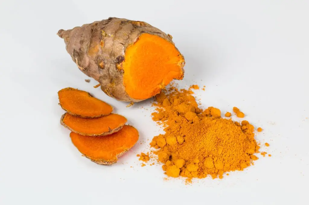 Kurkuma enthält Curcumin. Credits: Pixabay