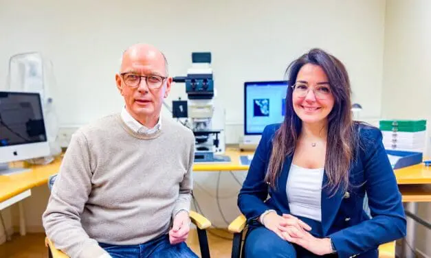 Zahnimplantate: Titan-Mikropartikel in der Mundschleimhaut beeinflussen womöglich 14 Gene