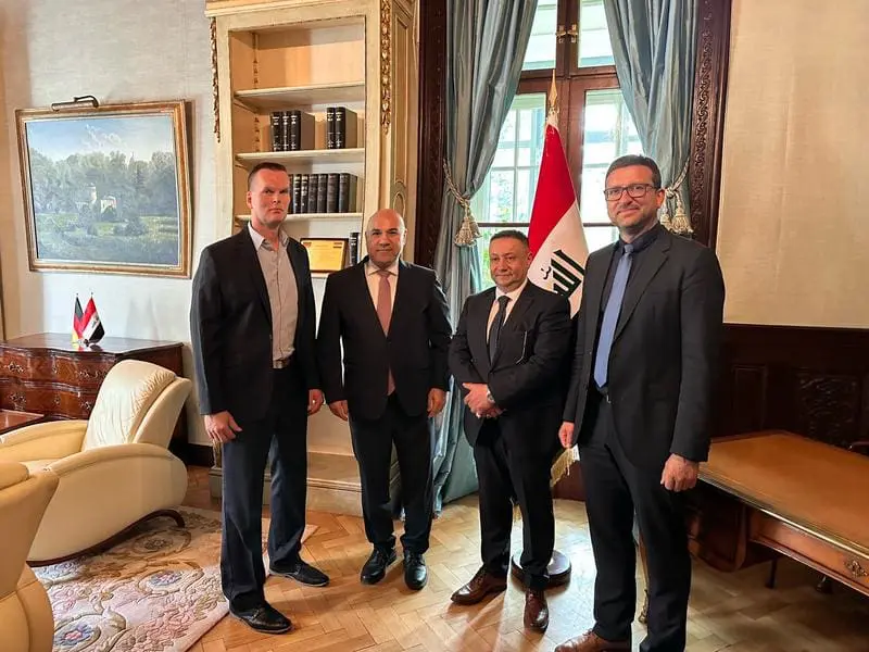 Auf dem Foto (v. li.): Prof. Sven Michel – Präsident der DAH, S. E. Abdulraheem Al Faily - Botschafter der Republik Irak, Dr. Moeiad Jabber – Beauftragter der irakischen Universität Altoosi, Prof. Dr. Christoph Schulz, Altrektor der FH Dresden. | Quelle: Foto: Badr Mohammed