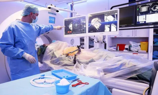 Universitätsklinikum Regensburg führt innovative Elektrochemotherapie bei Lebertumoren ein