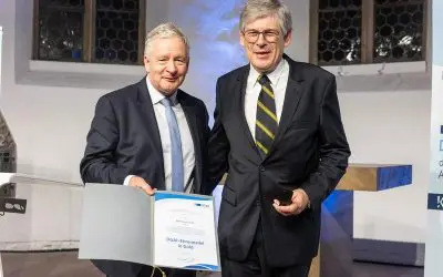 DGAI ehrt Professor Bernhard Graf mit Ehrennadel in Gold