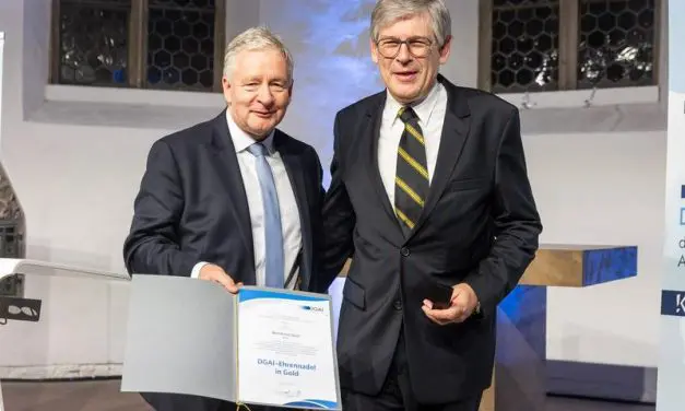 DGAI ehrt Professor Bernhard Graf mit Ehrennadel in Gold