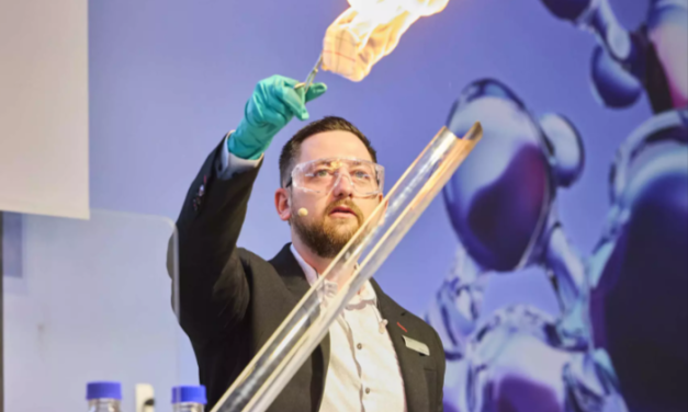 analytica 2026: Rahmenprogramm macht smartes Labor greifbar