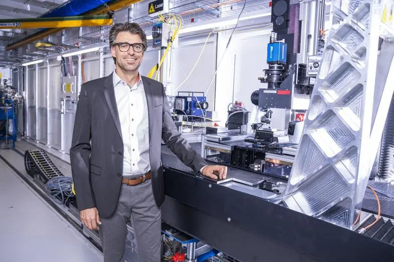 Goran Lovric vom Zentrum für Photonenforschung am PSI kombiniert künstliche Intelligenz mit Synchrotron-Bildgebung, um dreidimensionale virtuelle Einfärbungen von Gewebeproben zu erstellen. | Quelle: Mahir Dzambegovic | Copyright: Paul Scherrer Institut PSI