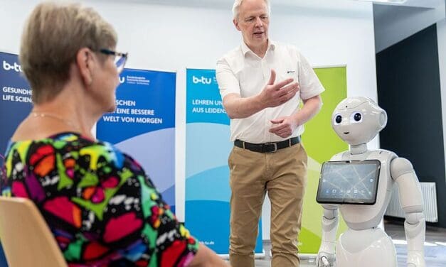 Humanoide Robotik: Pepper als Pfleger