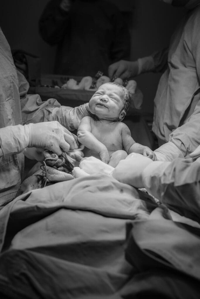 Strokes in newborns occur with a frequency of about 20 to 62.5 cases per 100,000 live births, which corresponds to about one stroke per 1,600 to 5,000 newborns in the period from the 20th week of pregnancy to the 28th day of life. (Credits: Saúl Sigüenza/pexels) 