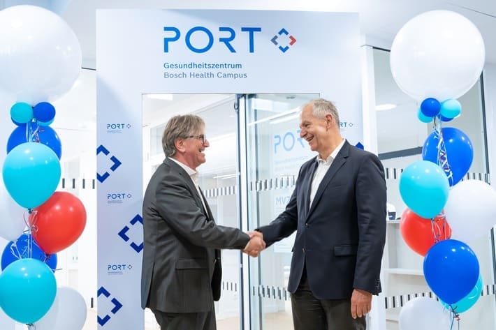 Ceremonial opening of the innovative PORT health center Bosch Health Campus on July 9, 2025 in Stuttgart.
Manfred Lucha MdL, Minister for Social Affairs, Health and Integration, Baden-Württemberg (left)
Prof. Dr. Mark Dominik Alscher, Managing Director of Bosch Health Campus (right).
Image rights: Bosch Health Campus Photographer: Bjoern Haenssler