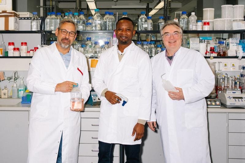 The Bochum team of authors: Wolfgang Girzalsky, Ismaila Francis Yusuf, the first author of the paper, and Ralf Erdmann (from left) | Copyright: © RUB, Kramer