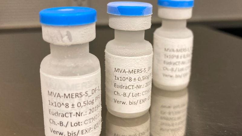 The bottled MVA-MERS-S vaccine. | Copyright: UKE/Leonie Mayer
