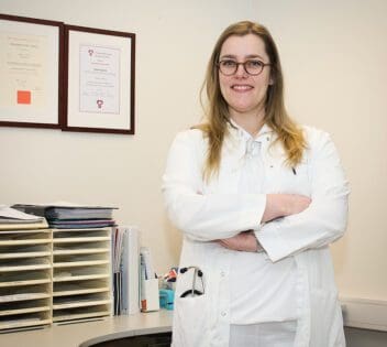 As a general practitioner, Christine Agdestein has cared for many women during pregnancy and in the postpartum period. Photo: Håvard Skjellegrind.   