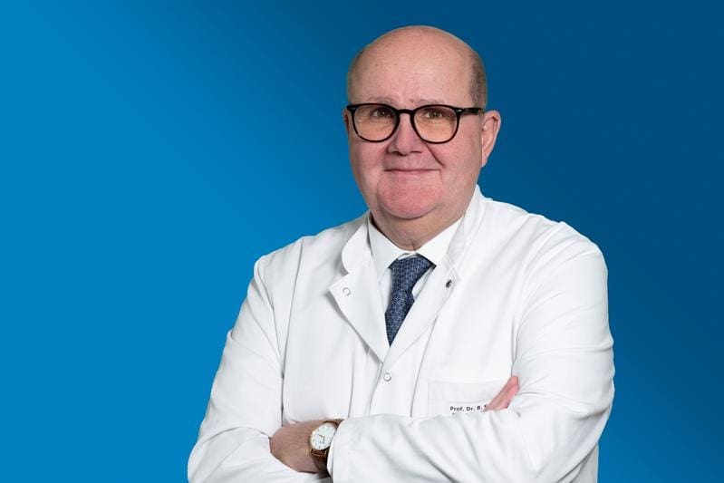 Prof. Dr. Bernhard Schieffer is Director of the Department of Cardiology and Angiology at the Faculty of Medicine at Philipps-Universität Marburg and researches post-infectious diseases such as postCOVID syndrome | Source: Thomas Stoll | Copyright: Thomas Stoll  